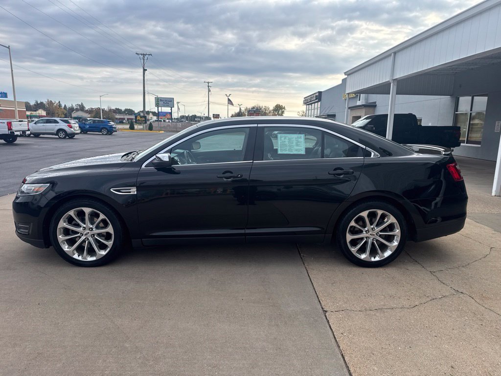 Used 2018 Ford Taurus Limited AWD/4WD image 4