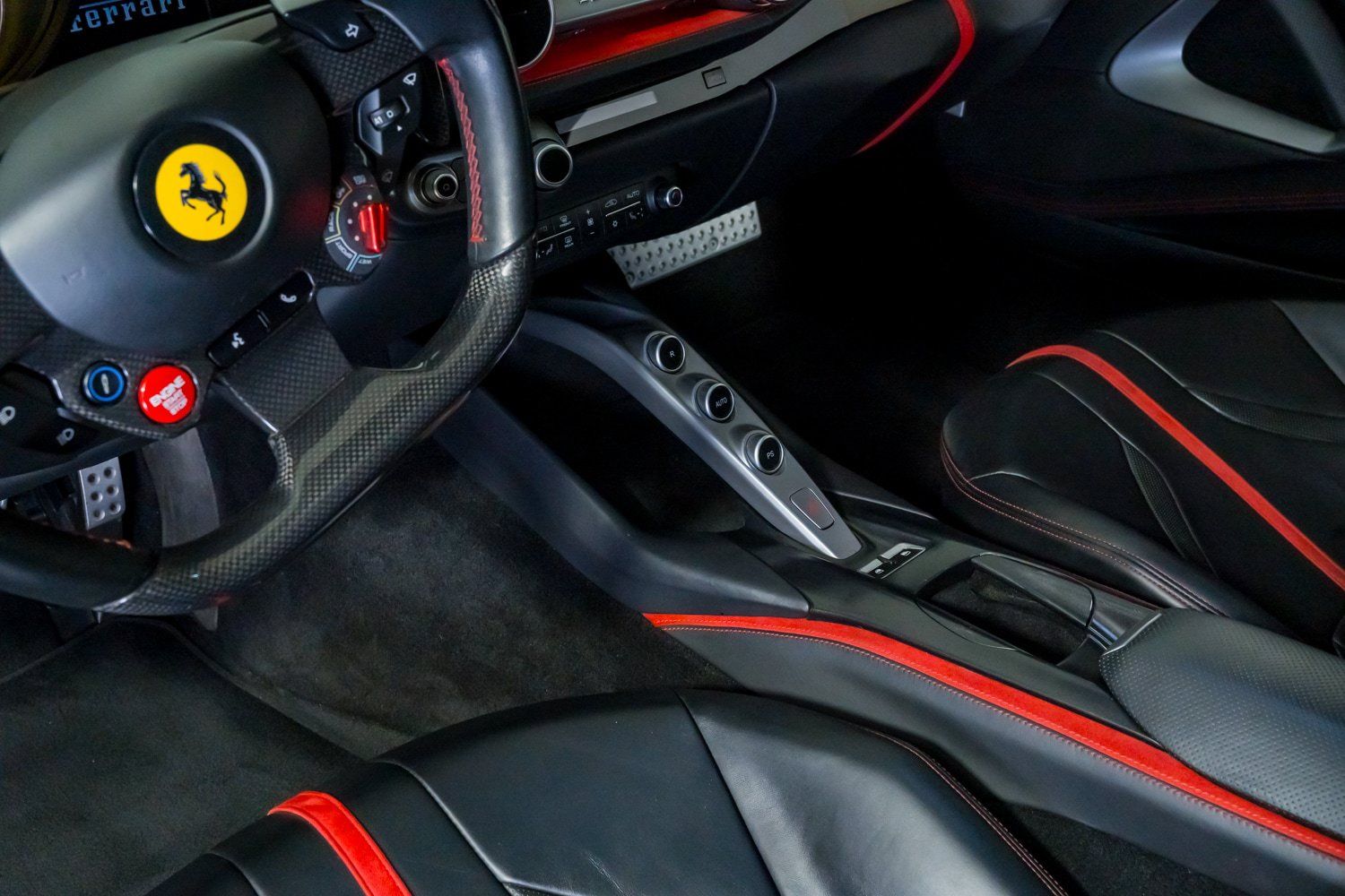 Used 2018 Ferrari 812 Superfast RWD image 21
