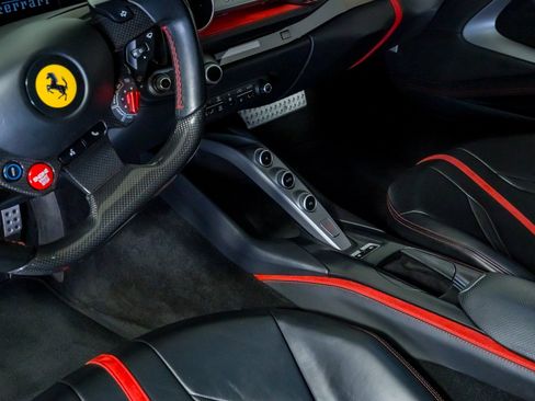 Used 2018 Ferrari 812 Superfast RWD image 21