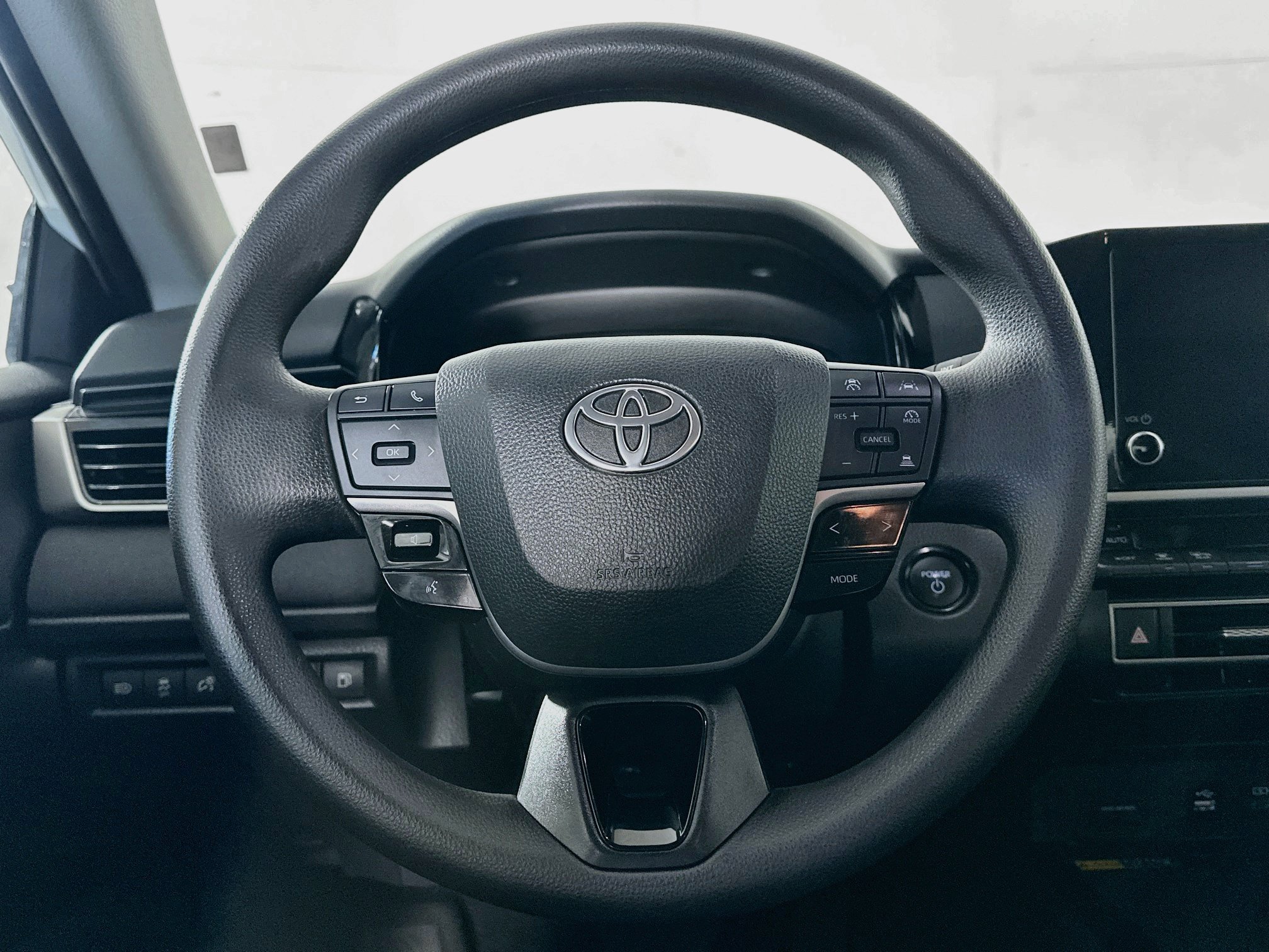 Used 2025 Toyota Camry LE FWD image 18