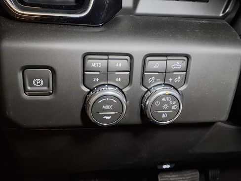 New 2026 GMC Sierra 1500 Denali w/ Technology Package AWD/4WD image 17