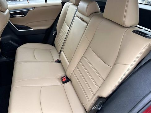 Used 2022 Toyota RAV4 XLE Premium image 12