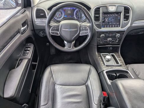 Used 2017 Chrysler 300 Limited w/ Value Package image 15