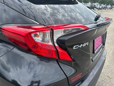 Used 2021 Toyota C-HR XLE FWD image 32