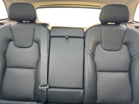 Certified 2023 Volvo XC60 B5 Plus w/ Climate Package image 22