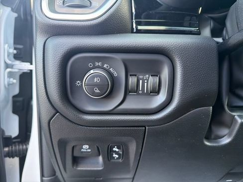 New 2026 RAM 1500 Laramie AWD/4WD image 17