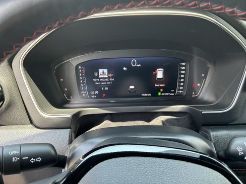 Used 2025 Honda Pilot Black Edition image 21