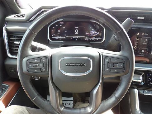 Used 2025 GMC Sierra 3500 Denali Ultimate AWD/4WD image 18