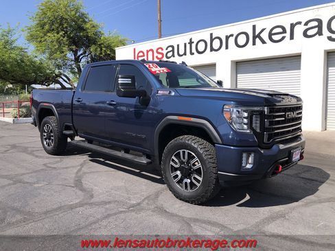 Used 2020 GMC Sierra 2500 AT4 w/ AT4 Premium Package AWD/4WD image 2