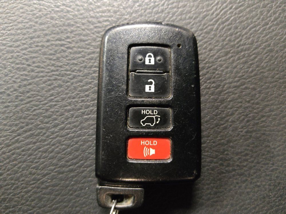 Used 2019 Toyota Highlander XLE AWD/4WD image 32