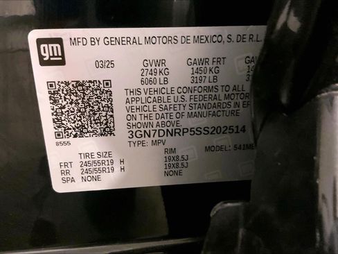 Used 2025 Chevrolet Equinox EV LT FWD image 30