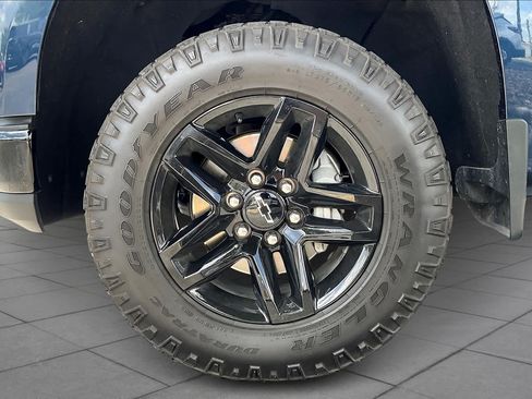 Used 2021 Chevrolet Silverado 1500 LT Trail Boss w/ LT Trail Boss Premium Package AWD/4WD image 9