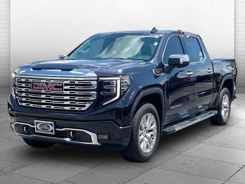 Used 2023 GMC Sierra 1500 Denali w/ Technology Package AWD/4WD image 11