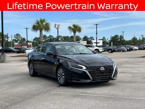 Used 2024 Nissan Altima 2.5 SV FWD image 8