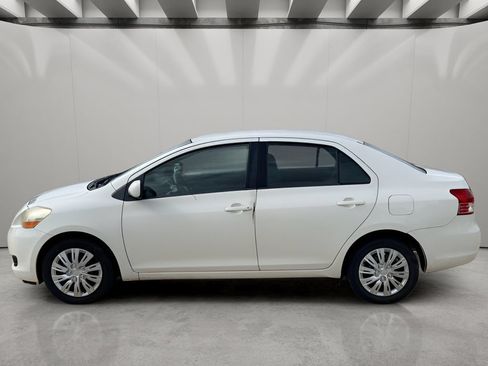 Used 2010 Toyota Yaris Sedan FWD image 2