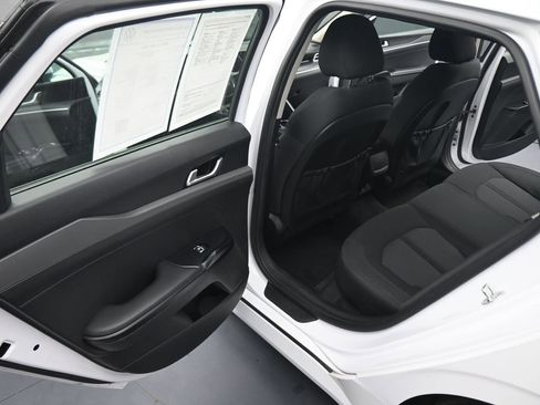 Used 2023 Kia K5 LXS image 41