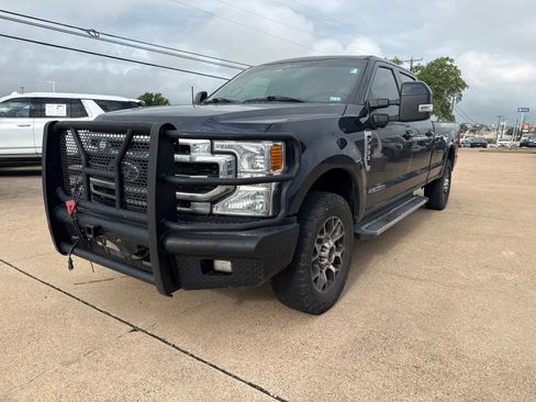 Used 2021 Ford F350 Lariat w/ Lariat Ultimate Package AWD/4WD image 3