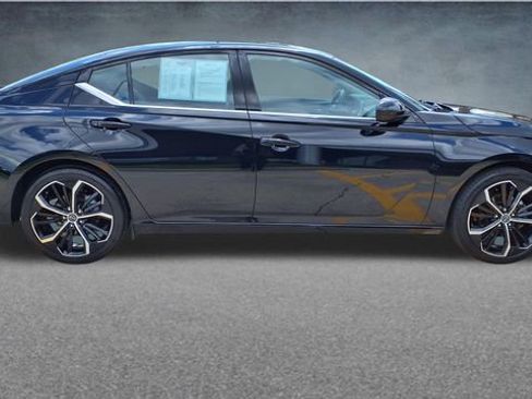 Used 2025 Nissan Altima 2.5 SR FWD image 24
