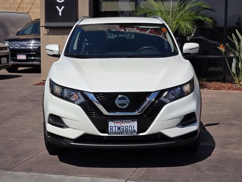 Used 2020 Nissan Rogue Sport SV FWD image 4