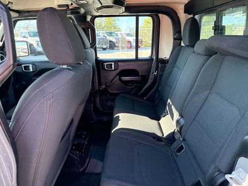 Used 2021 Jeep Gladiator Sport image 24