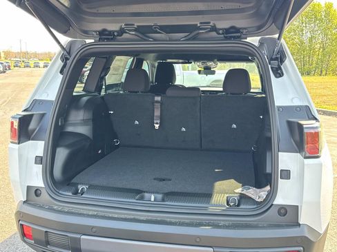 New 2026 Jeep Cherokee Laredo AWD/4WD image 13