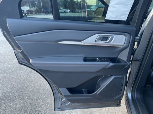 New 2025 Ford Explorer Active w/ Active Comfort Package image 13