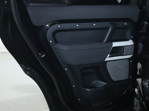 Certified 2023 Land Rover Defender 130 SE AWD/4WD image 36