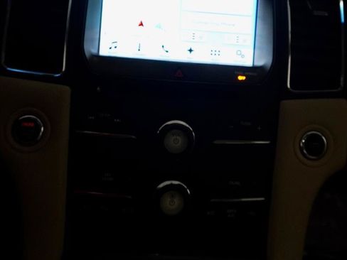 Used 2016 Ford Taurus Limited FWD image 15