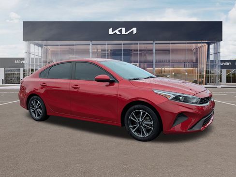 Certified 2023 Kia Forte LXS FWD image 1