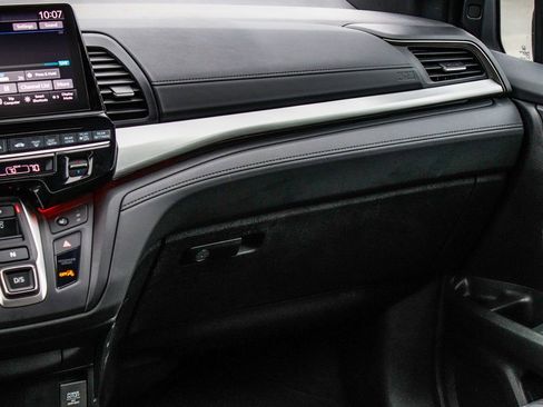 Used 2025 Honda Odyssey Sport-L image 15