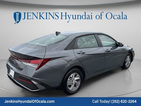 New 2026 Hyundai Elantra SEL Sport Premium FWD image 3