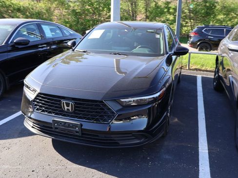 Used 2023 Honda Accord Sport image 3