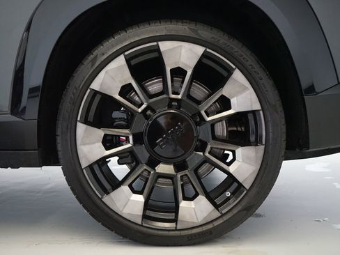 Used 2023 BMW XM AWD/4WD image 35