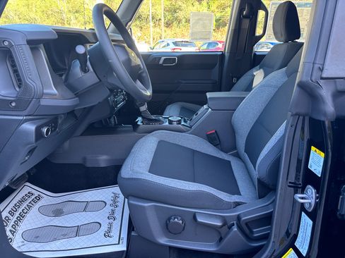 New 2025 Ford Bronco Base 4-Door 4X4 image 8