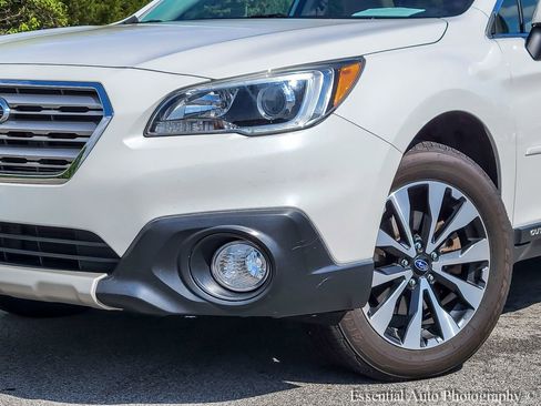 Used 2017 Subaru Outback 2.5i Limited AWD/4WD image 3
