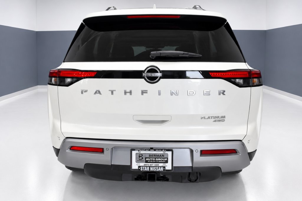 Certified 2024 Nissan Pathfinder Platinum AWD/4WD image 9