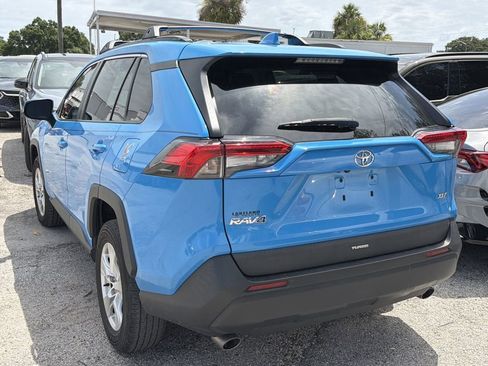 Used 2021 Toyota RAV4 XLE w/ Convenience Package FWD image 9