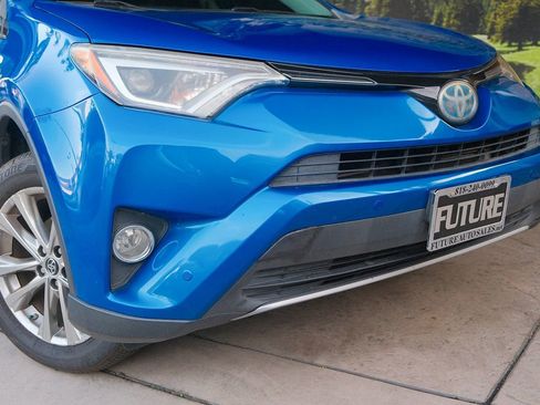 Used 2018 Toyota RAV4 Limited image 7