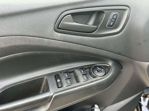 Used 2017 Ford Escape S image 18