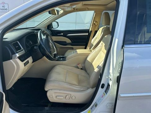 Used 2017 Toyota Highlander XLE w/ Protection Package #3 AWD/4WD image 20