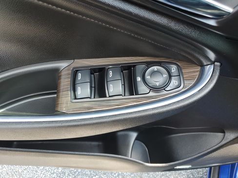 Used 2023 Chevrolet Malibu LT FWD image 23
