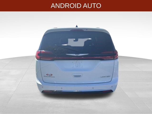 Used 2023 Chrysler Pacifica Limited FWD image 6