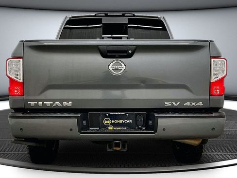 Used 2021 Nissan Titan SV w/ SV Convenience Package image 5
