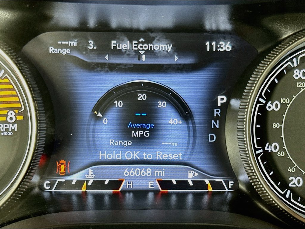 Used 2019 Jeep Cherokee Overland AWD/4WD image 17