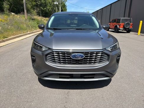 Used 2024 Ford Escape Active w/ Cold Weather Package image 2