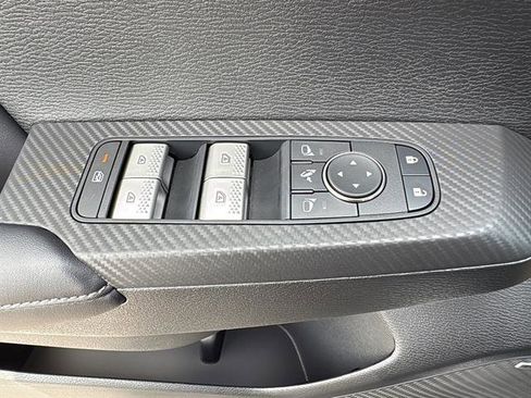 New 2026 Mitsubishi Outlander SE image 16