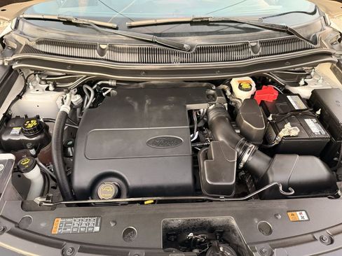 Used 2017 Ford Explorer Limited image 27