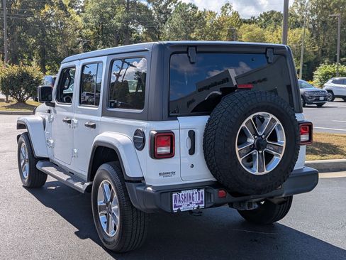 Used 2019 Jeep Wrangler Unlimited Sahara image 7