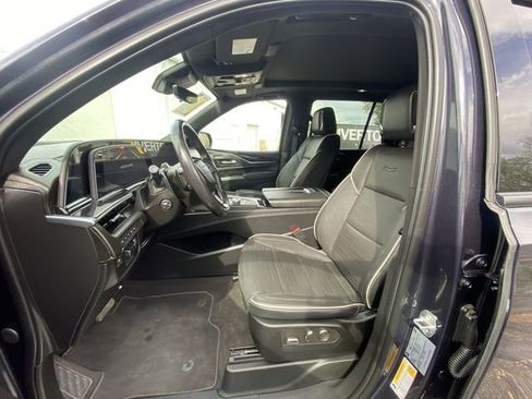Used 2023 Cadillac Escalade Sport AWD/4WD image 11