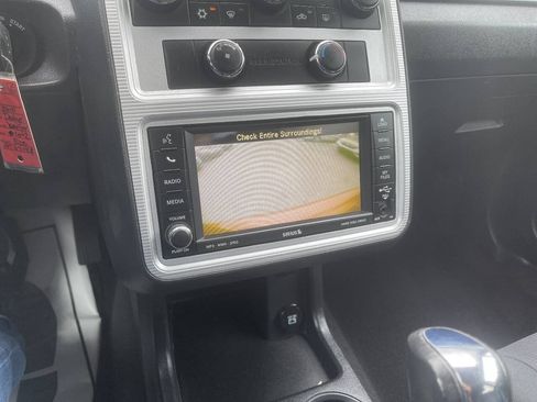Used 2010 Dodge Journey SXT w/ Flexible Seating Group FWD image 19